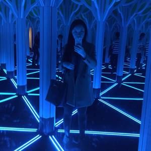 Meet your Posher, Gloria